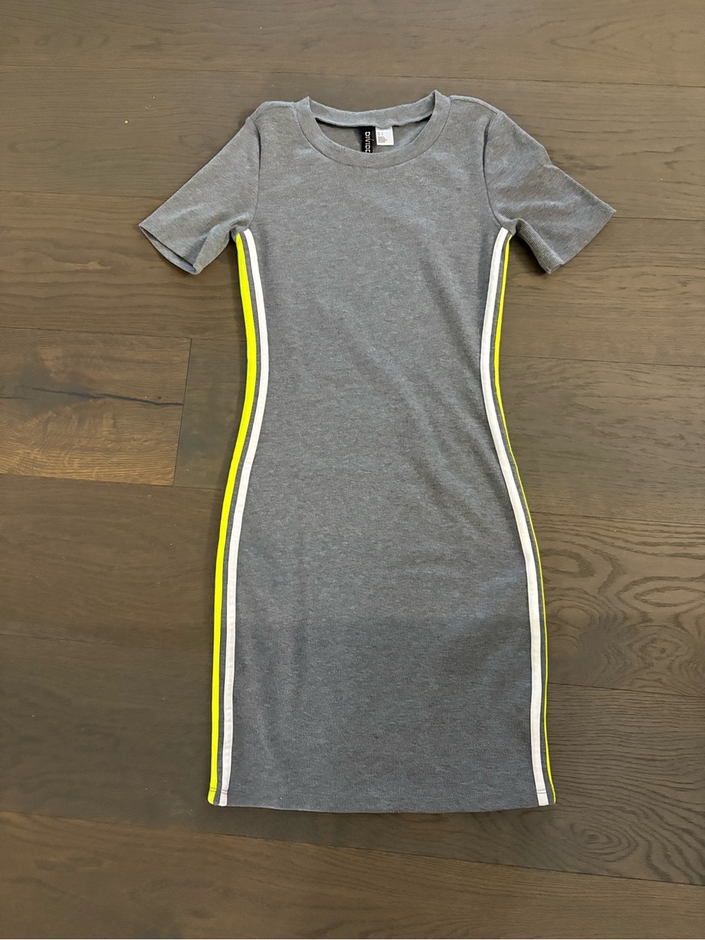 Divided brand ladies ribbed casual dress sz SM NWT